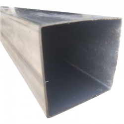 Tubo laminado de 4" x 4" x 1,40 mm de espesor x 6 metros de largo