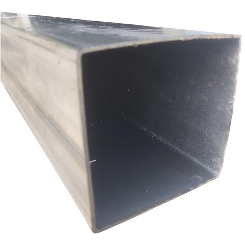 Tubo laminado de 4" x 4" x 1,40 mm de espesor x 6 metros de largo